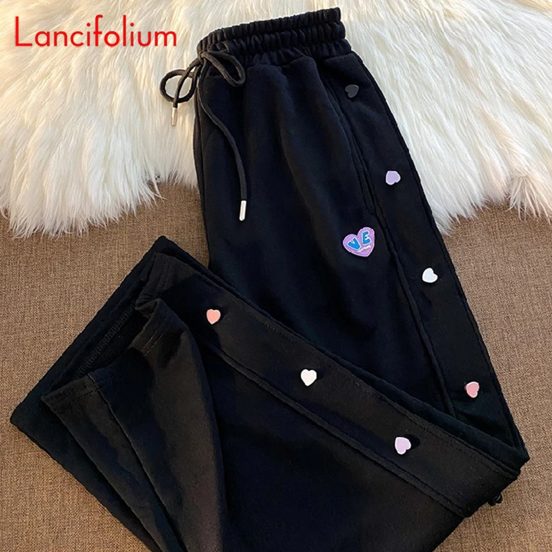 love button sweat pants summer sweet Korean kawaii vintage elastic streetwear high waist wide leg sweatpants women pants 2022
love button sweat pants summer sweet Korean kawaii vintage elastic streetwear high waist wide leg sweatpants women pants 2022