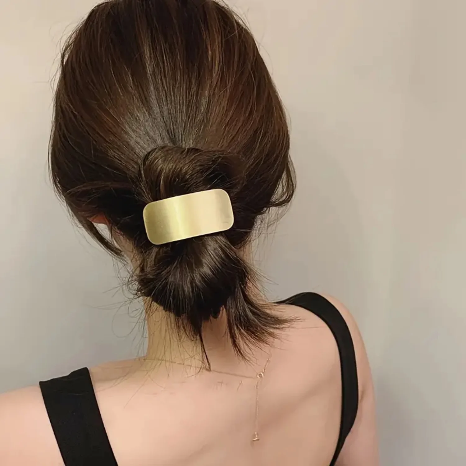 Golden Metal Ponytail Holder, Elastic Hair Ties, Hair Accessories for Women and Girls, Minimalist French Barrette, Gift for Her.
Golden Metal Ponytail Holder, Elastic Hair Ties, Hair Accessories for Women and Girls, Minimalist French Barrette, Gift for Her.