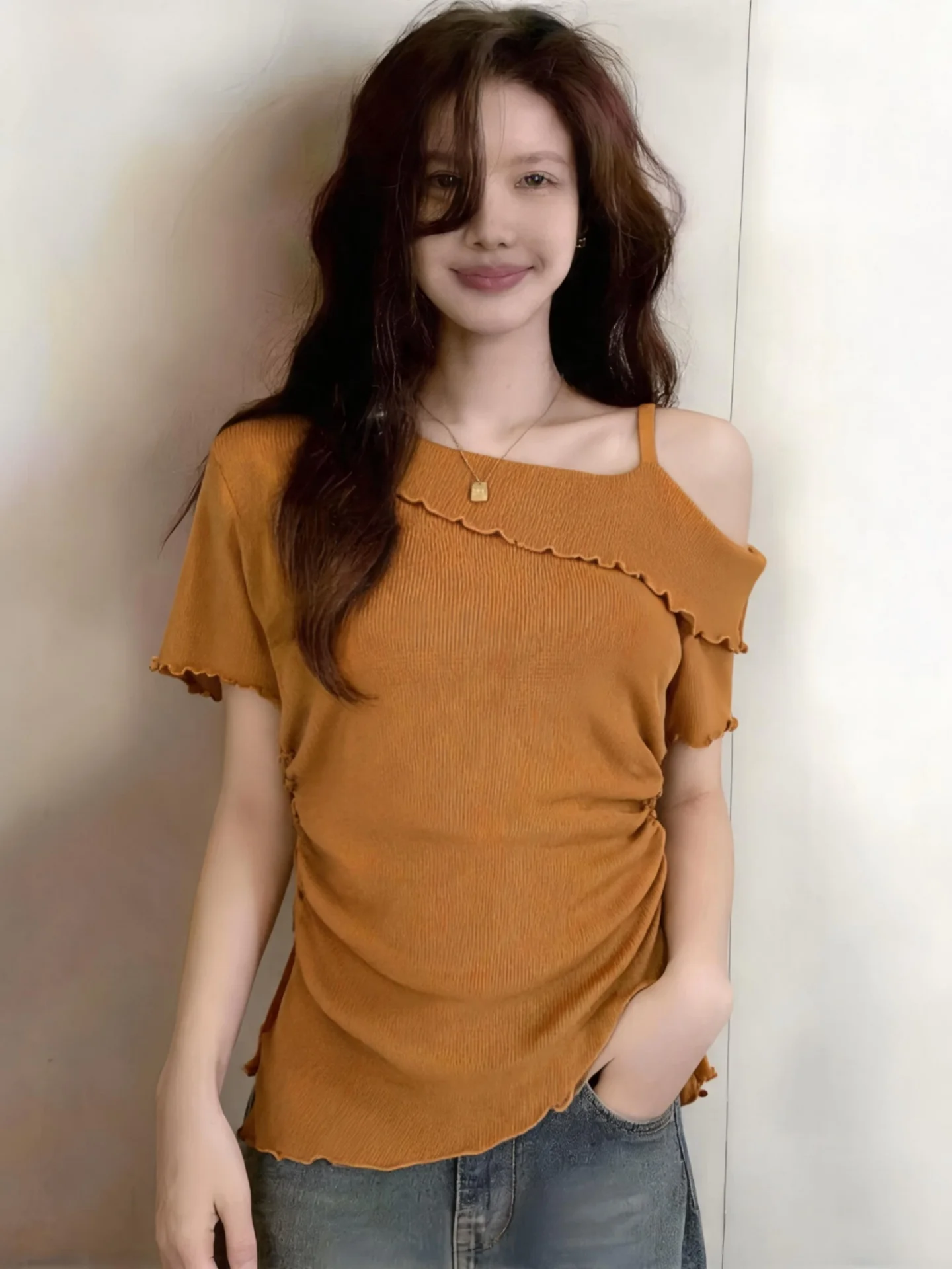 Slimming Ice Silk T-Shirt Women's Summer Shoulder Bared Strap Neck Short Sleeve Asymmetric High Waist Comfortable Base Shirt
Slimming Ice Silk T-Shirt Women's Summer Shoulder Bared Strap Neck Short Sleeve Asymmetric High Waist Comfortable Base Shirt