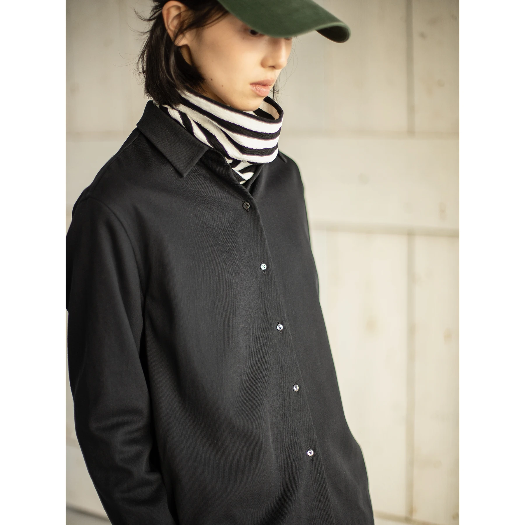 Женская повседневная рубашка BANGEBAN Cerc Button из ультралегкого хлопка, модала и шерсти, приталенного кроя, с длинным рукавом
Женская повседневная рубашка BANGEBAN Cerc Button из ультралегкого хлопка, модала и шерсти, приталенного кроя, с длинным рукавом