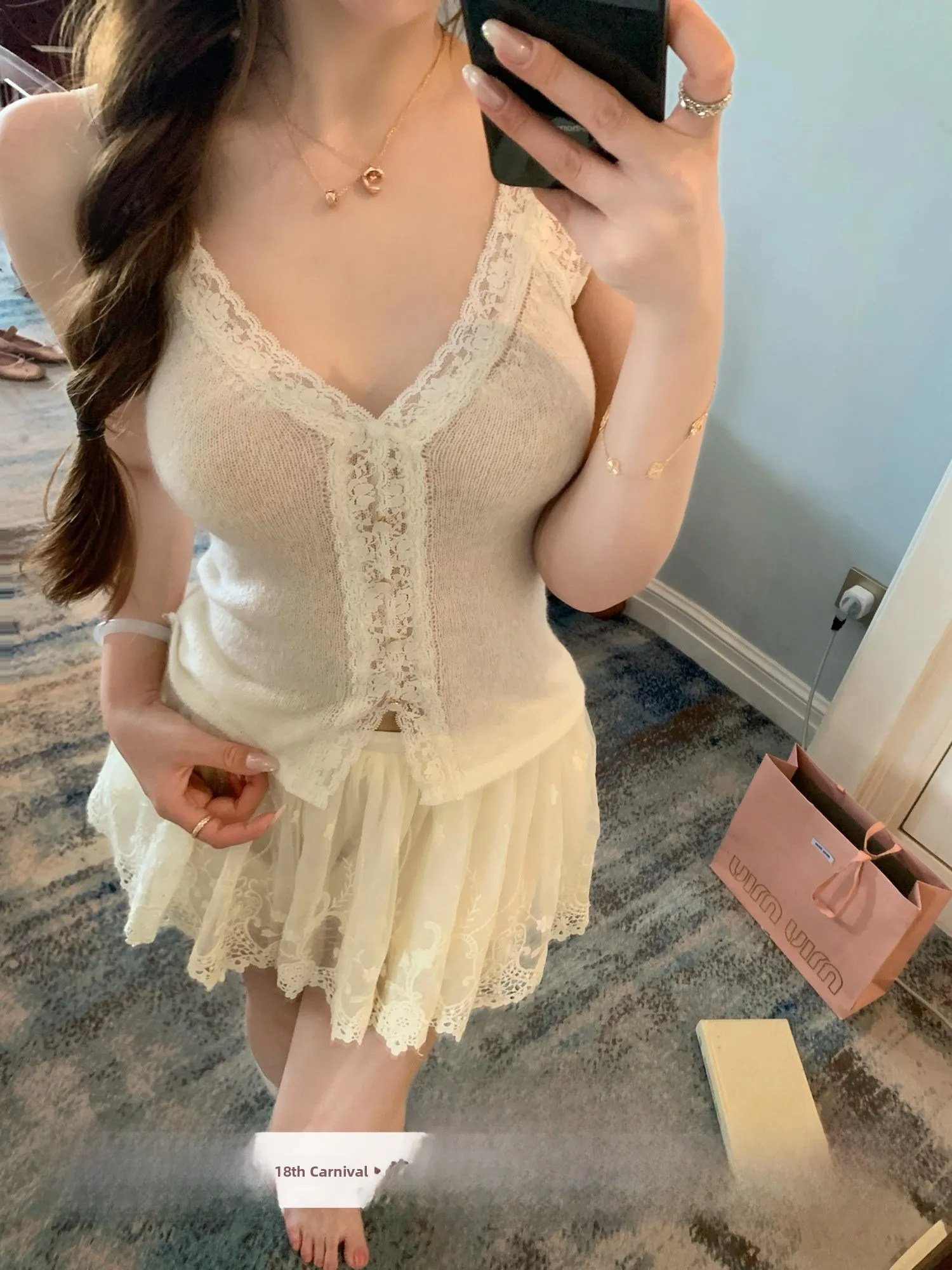 Lukira Classic Tulle Lace Embroidery Half Skirt Women's Summer Short Skirt with Satin Casual Style mid Waist Design
Lukira Classic Tulle Lace Embroidery Half Skirt Women's Summer Short Skirt with Satin Casual Style mid Waist Design