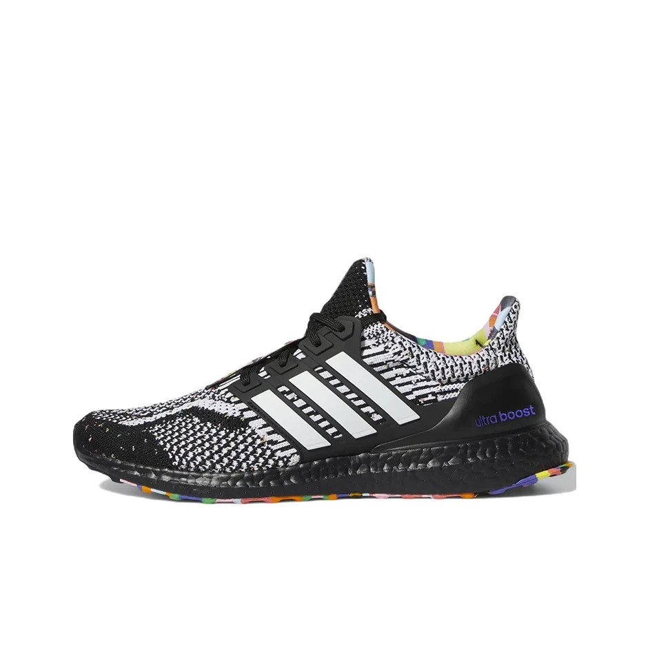 UltraBoost Kris Andrew Small x UltraBoost Adidas 5.0 'Pride' GY4424
UltraBoost Kris Andrew Small x UltraBoost Adidas 5.0 'Pride' GY4424