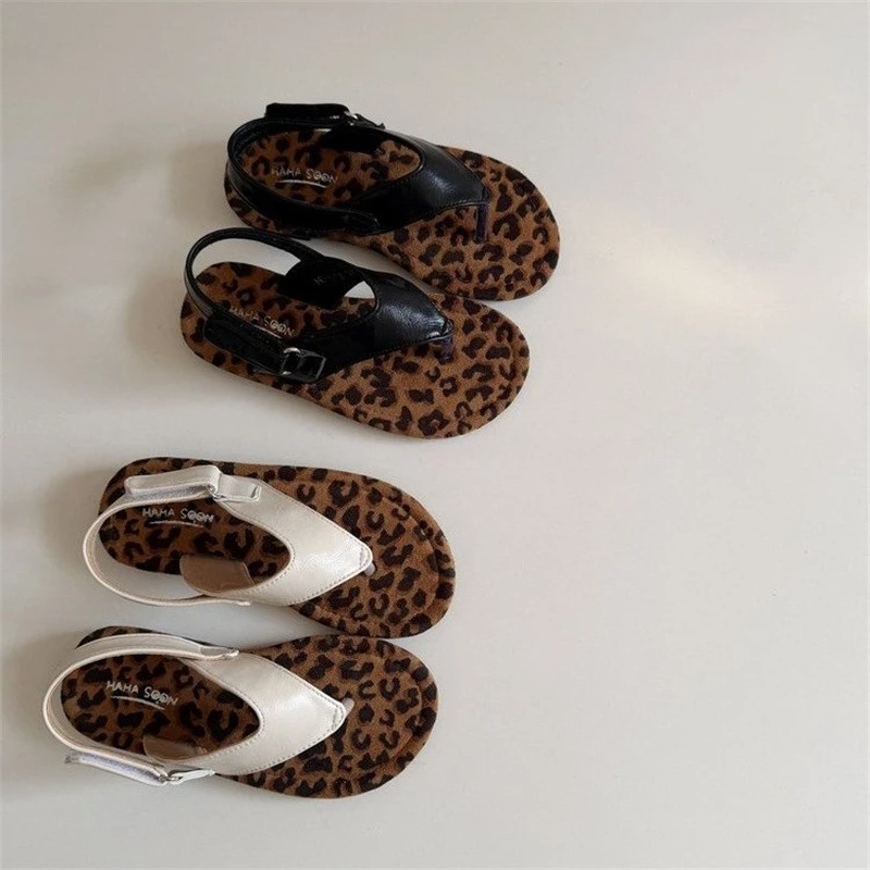 Little Girls Animal Print Leather Sandals 2026 New Summer Toddler Vacation Beach Shoes Non-slip Trendy Girls School Daily Wear
Little Girls Animal Print Leather Sandals 2026 New Summer Toddler Vacation Beach Shoes Non-slip Trendy Girls School Daily Wear