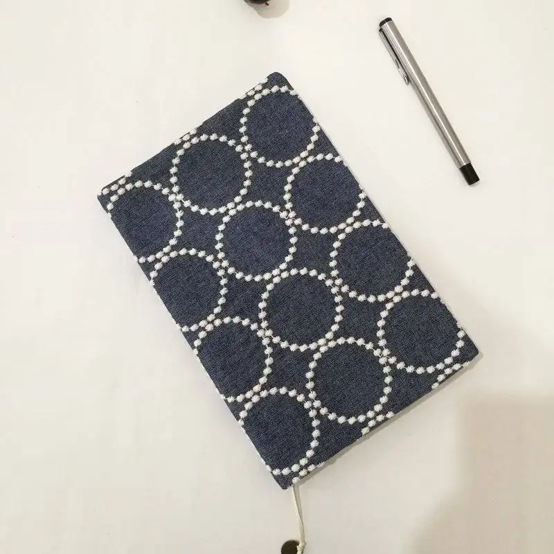 Тканевый чехол для книг ручной работы, тканевый чехол для защиты блокнотов формата А5 и А6
Тканевый чехол для книг ручной работы, тканевый чехол для защиты блокнотов формата А5 и А6