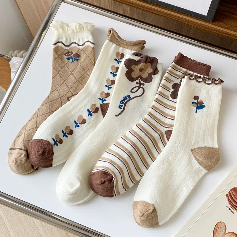 Новинка, винтажные женские носки, милые носки в японском стиле Kawaii для девочек с оборками, уличные длинные носки в стиле Харадзюку с цветочной вышивкой в стиле ретро
Новинка, винтажные женские носки, милые носки в японском стиле Kawaii для девочек с оборками, уличные длинные носки в стиле Харадзюку с цветочной вышивкой в стиле ретро