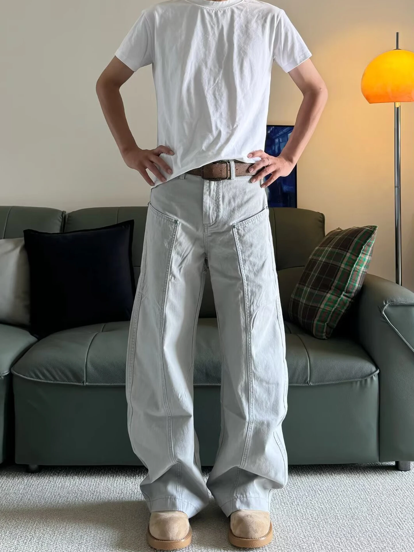 Американские ретро-брюки в стиле де-конструктинг с бирюзовыми заклепками, свободные широкие брюки-карго для мужчин и женщин
Американские ретро-брюки в стиле де-конструктинг с бирюзовыми заклепками, свободные широкие брюки-карго для мужчин и женщин