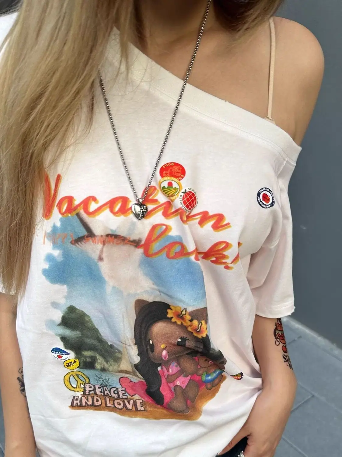 Kitty Print Loose Short Sleeve T-Shirt American Style Shoulder Bared Design Women's Casual Top Spring Autumn Winter
Kitty Print Loose Short Sleeve T-Shirt American Style Shoulder Bared Design Women's Casual Top Spring Autumn Winter