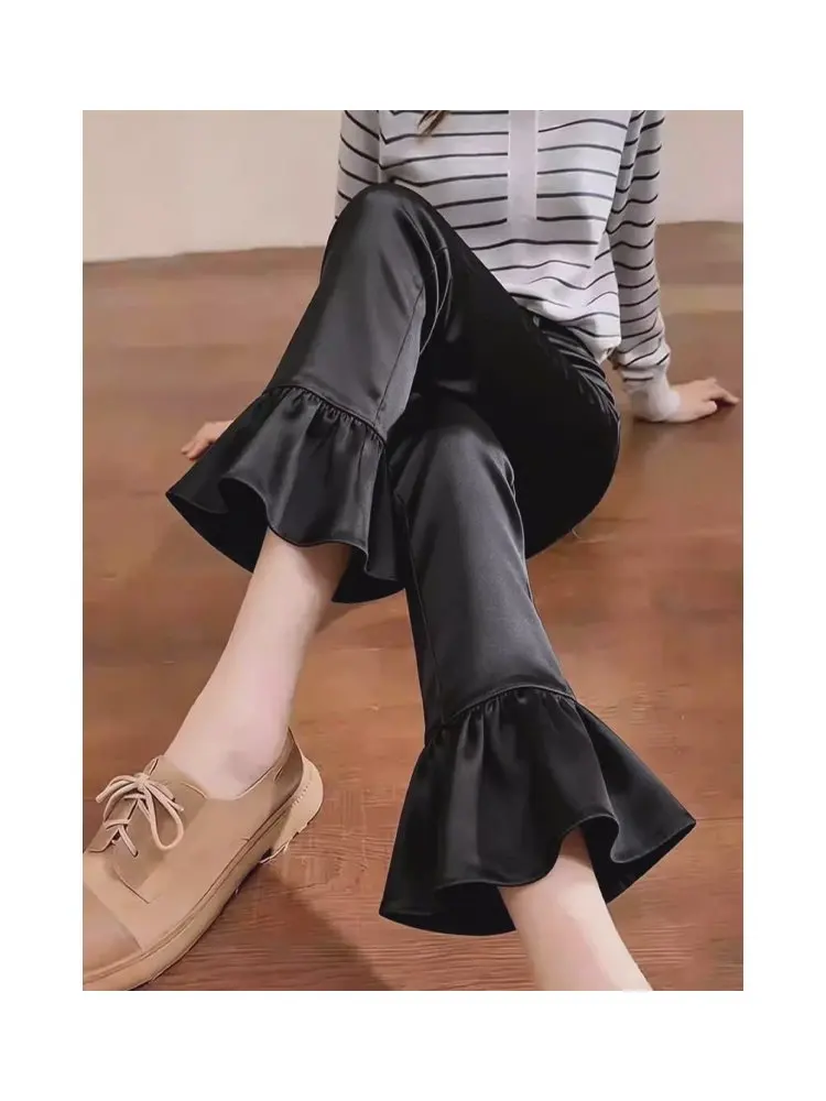 Black Acetate Satin Lace Micro Flare Pants Women's Casual Trousers Summer 2026 Fashion High Waist Bell Bottoms Ladies Jeans
Black Acetate Satin Lace Micro Flare Pants Women's Casual Trousers Summer 2026 Fashion High Waist Bell Bottoms Ladies Jeans