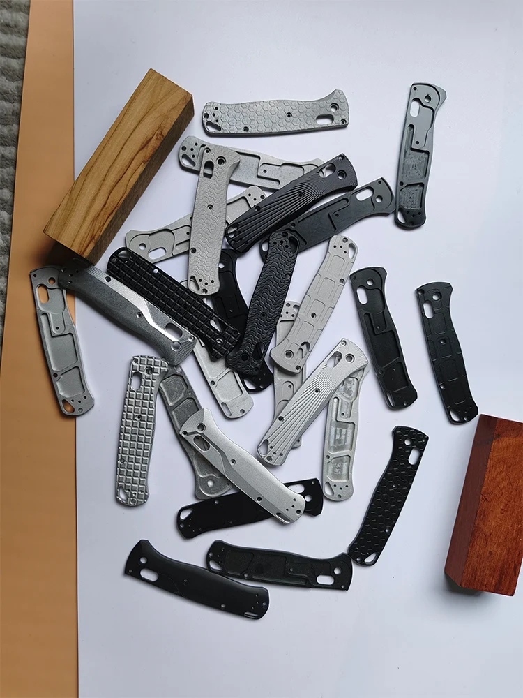 Алюминиевые накладки на рукоятку для ножей Benchmade Bugout 535, 6 узоров, 2 цвета, для самостоятельного изготовления и замены рукояток.
Алюминиевые накладки на рукоятку для ножей Benchmade Bugout 535, 6 узоров, 2 цвета, для самостоятельного изготовления и замены рукояток.
