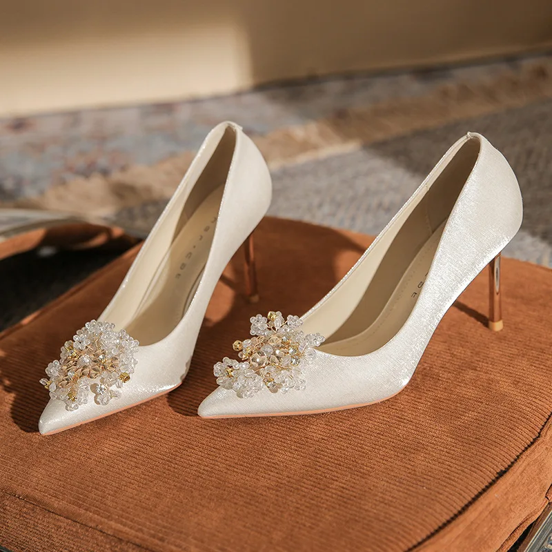 Bloomsteps High Heels Women's Stiletto 2026 New Style Xiuhe Wedding Dress Two-Way Bridal Shoes Pointed Toe Shallow Mouth Pumps
Bloomsteps High Heels Women's Stiletto 2026 New Style Xiuhe Wedding Dress Two-Way Bridal Shoes Pointed Toe Shallow Mouth Pumps