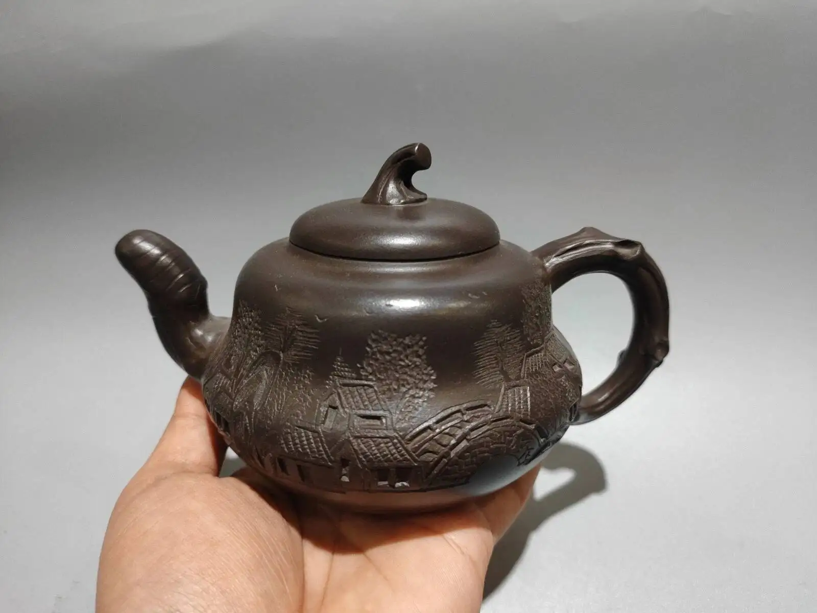 China Yi Xing Zisha Clay Handmade Exquisite Teapot Shanshui Renjia 360cc
China Yi Xing Zisha Clay Handmade Exquisite Teapot Shanshui Renjia 360cc