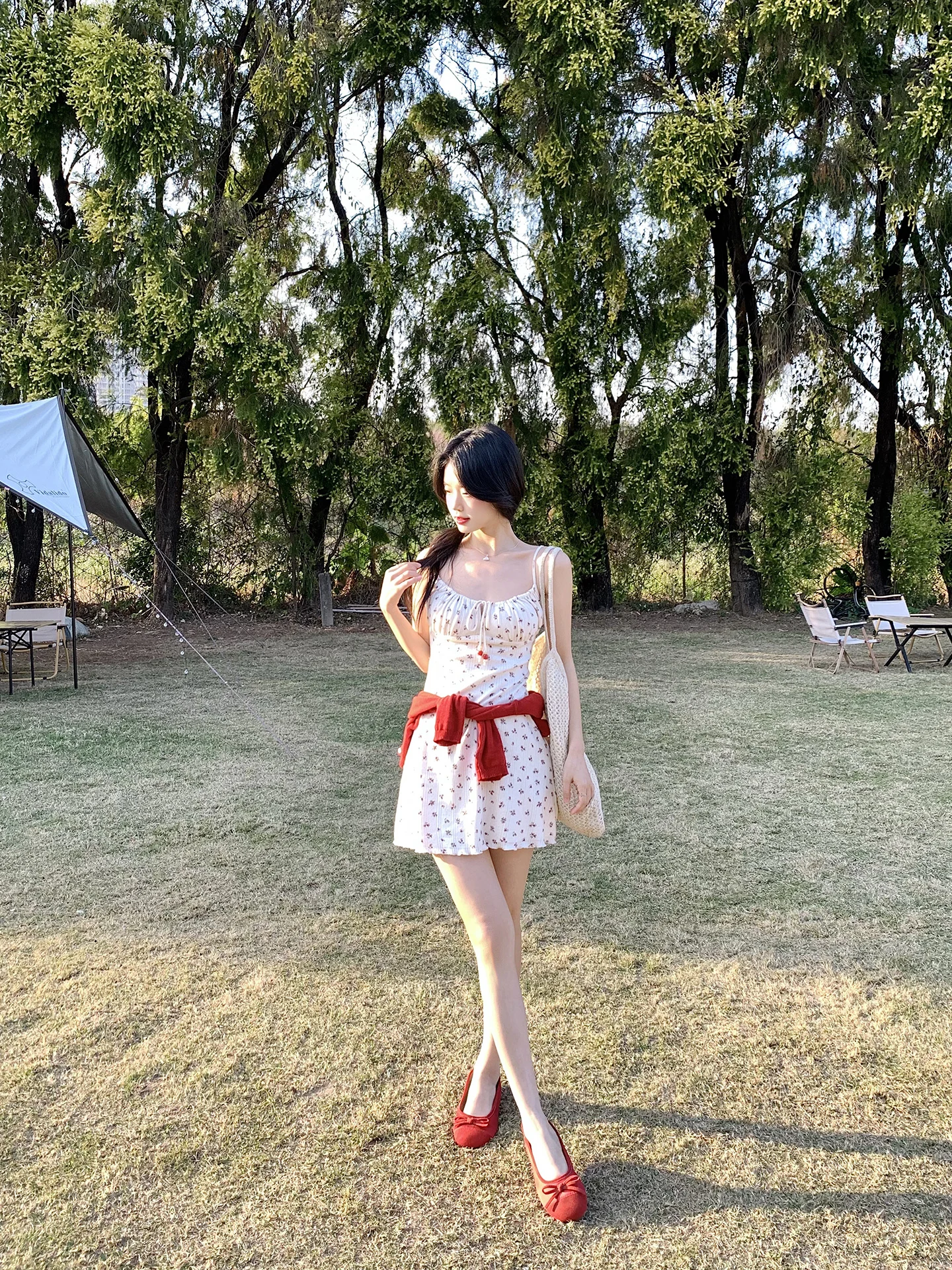 Весенне-летнее красивое платье с цветочным принтом для девочек, многослойное, из хлопка, свободного кроя, повседневное
Весенне-летнее красивое платье с цветочным принтом для девочек, многослойное, из хлопка, свободного кроя, повседневное