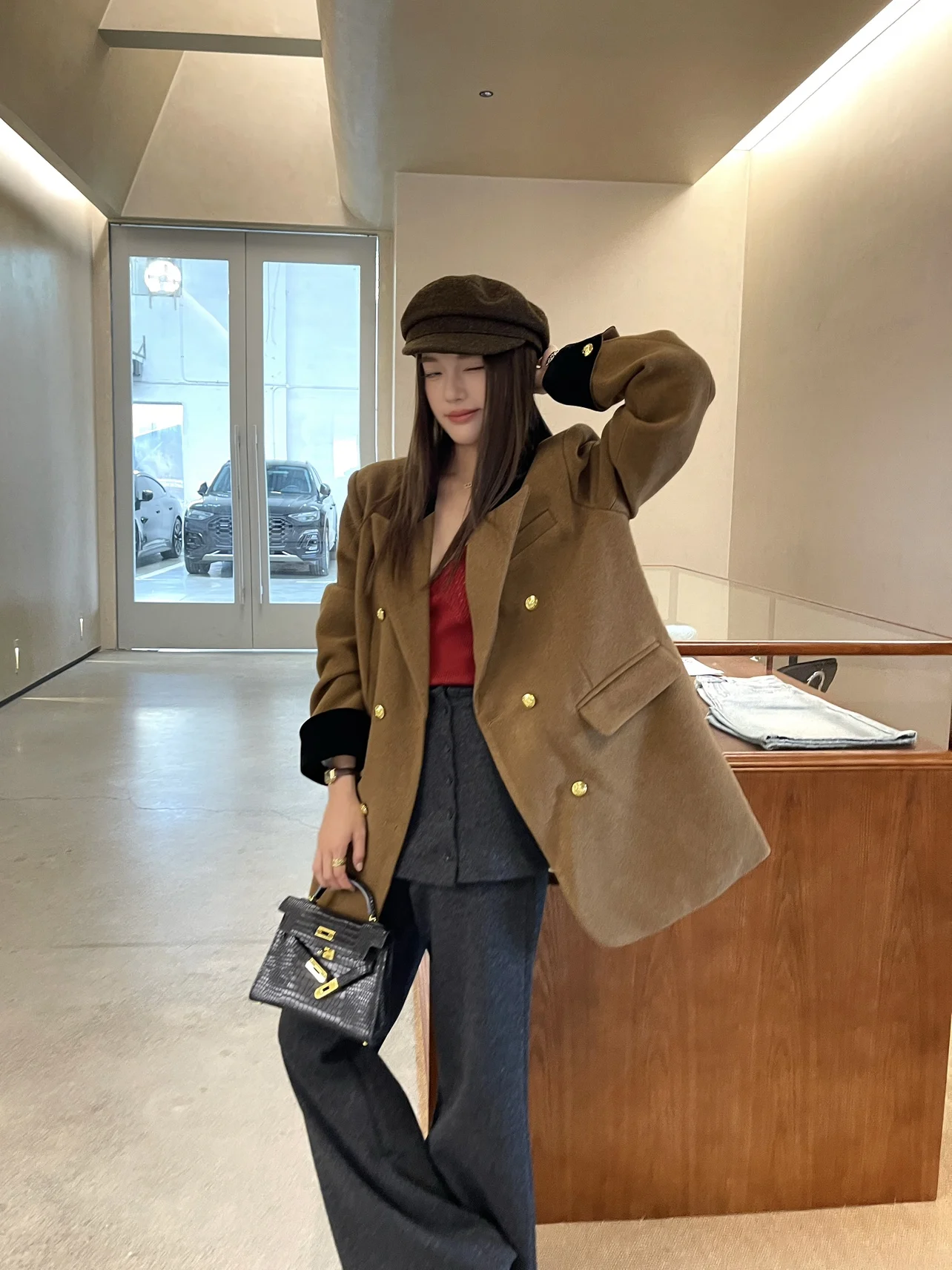 UKILAU Осенне-зимний свободный повседневный женский костюм-пиджак для работы, с отложным воротником, длинными рукавами, на двух пуговицах
UKILAU Осенне-зимний свободный повседневный женский костюм-пиджак для работы, с отложным воротником, длинными рукавами, на двух пуговицах