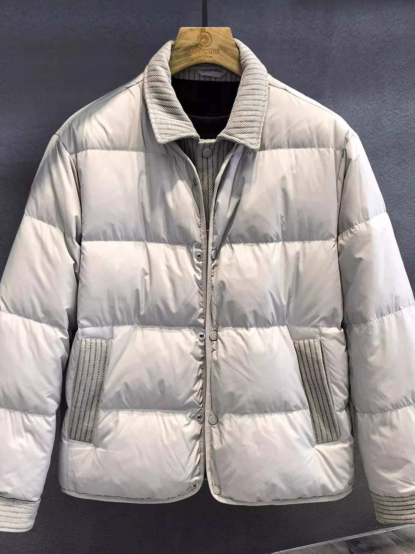 New 2025 Men's Casual Loose Fit Cotton Jacket with Patchwork Design Fashionable And Trendy Warmth And Style Polyester
New 2025 Men's Casual Loose Fit Cotton Jacket with Patchwork Design Fashionable And Trendy Warmth And Style Polyester