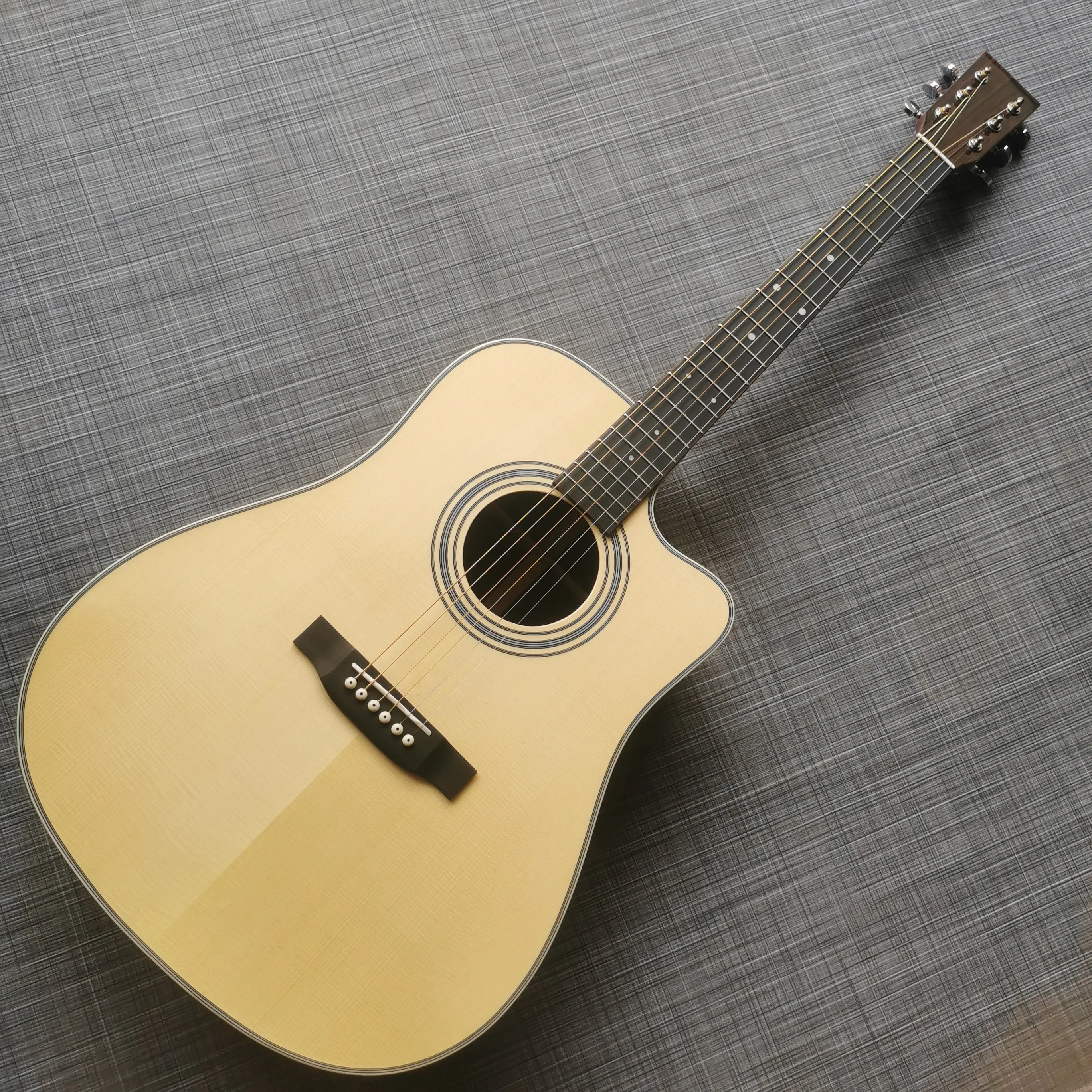 41 inch full solid wood with missing corner D28 series acoustic acoustic guitar
41 inch full solid wood with missing corner D28 series acoustic acoustic guitar
