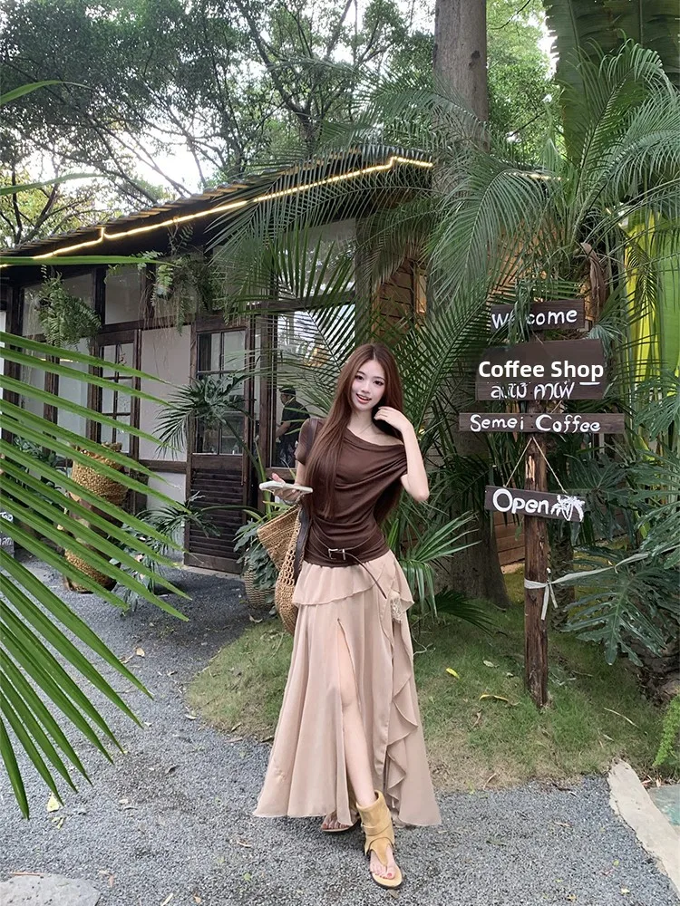 Retro Spicy Girl Shoulder Bared Short Sleeve T Shirt Women Summer Asymmetrical Lace Hem Skirt Two Piece Set Chic Fashion
Retro Spicy Girl Shoulder Bared Short Sleeve T Shirt Women Summer Asymmetrical Lace Hem Skirt Two Piece Set Chic Fashion