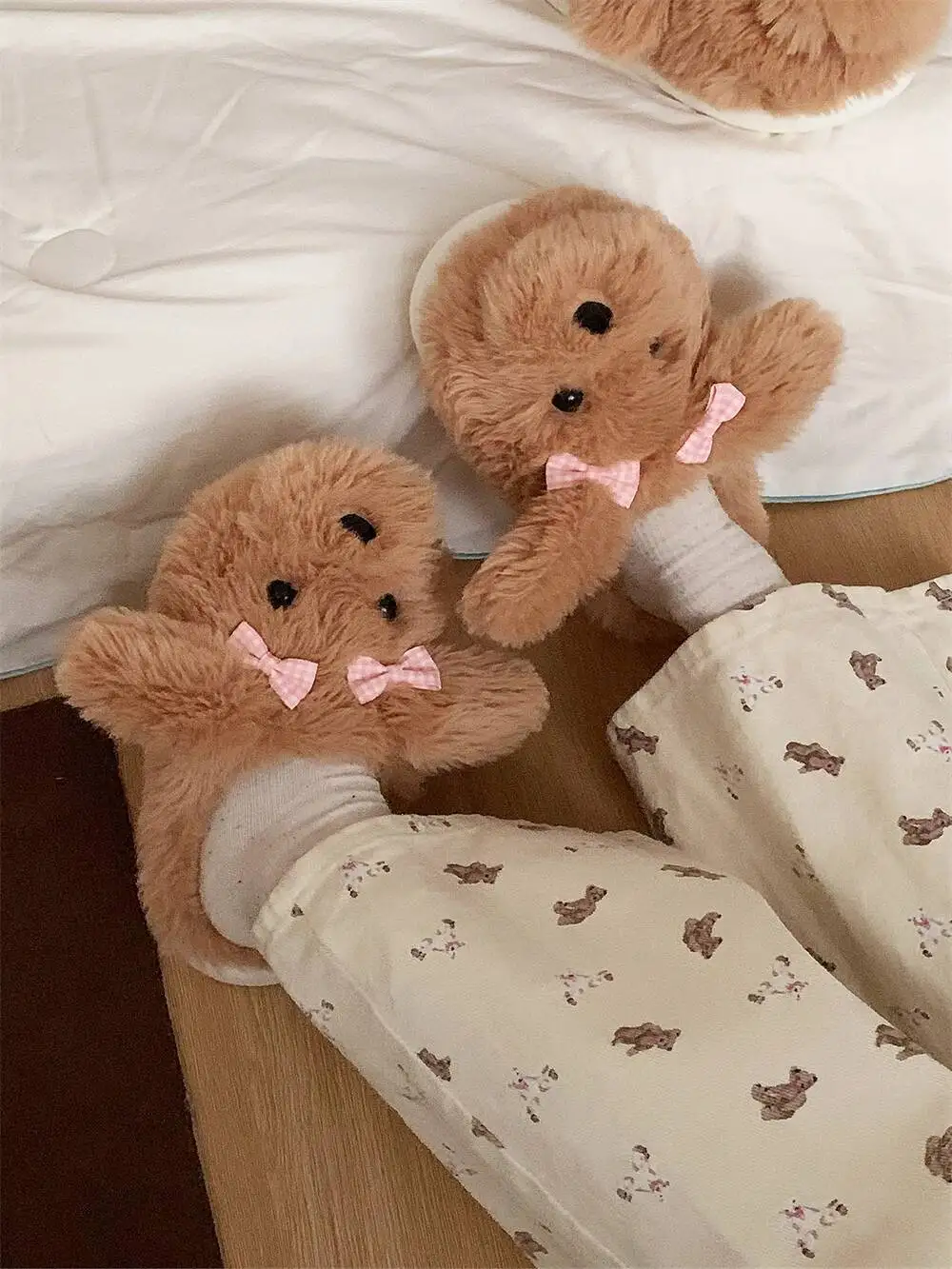 Unsiex Home Slippers 2025 Autumn Winter New Sweet Dog Indoor Household Cotton Slippers Warm Non Slip For Men & Women
Unsiex Home Slippers 2025 Autumn Winter New Sweet Dog Indoor Household Cotton Slippers Warm Non Slip For Men & Women