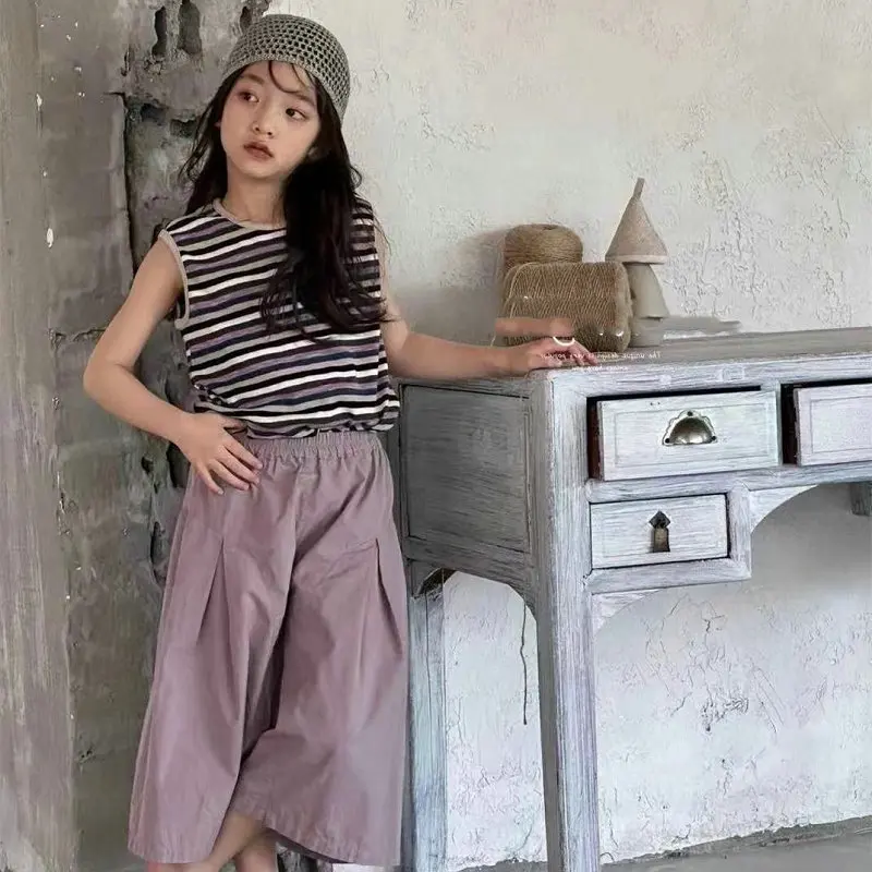 Girls' Set Personalized Striped Vest Top+Casual Cropped Wide Leg Pants 2024 Summer New Fashionable Children's Clothing Suit
Girls' Set Personalized Striped Vest Top+Casual Cropped Wide Leg Pants 2024 Summer New Fashionable Children's Clothing Suit