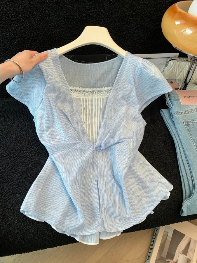 French Style Lace Splice Knot Short Sleeve Shirt Women's Summer New Design Versatile Top Matching Straight Cut Cotton Blend
French Style Lace Splice Knot Short Sleeve Shirt Women's Summer New Design Versatile Top Matching Straight Cut Cotton Blend