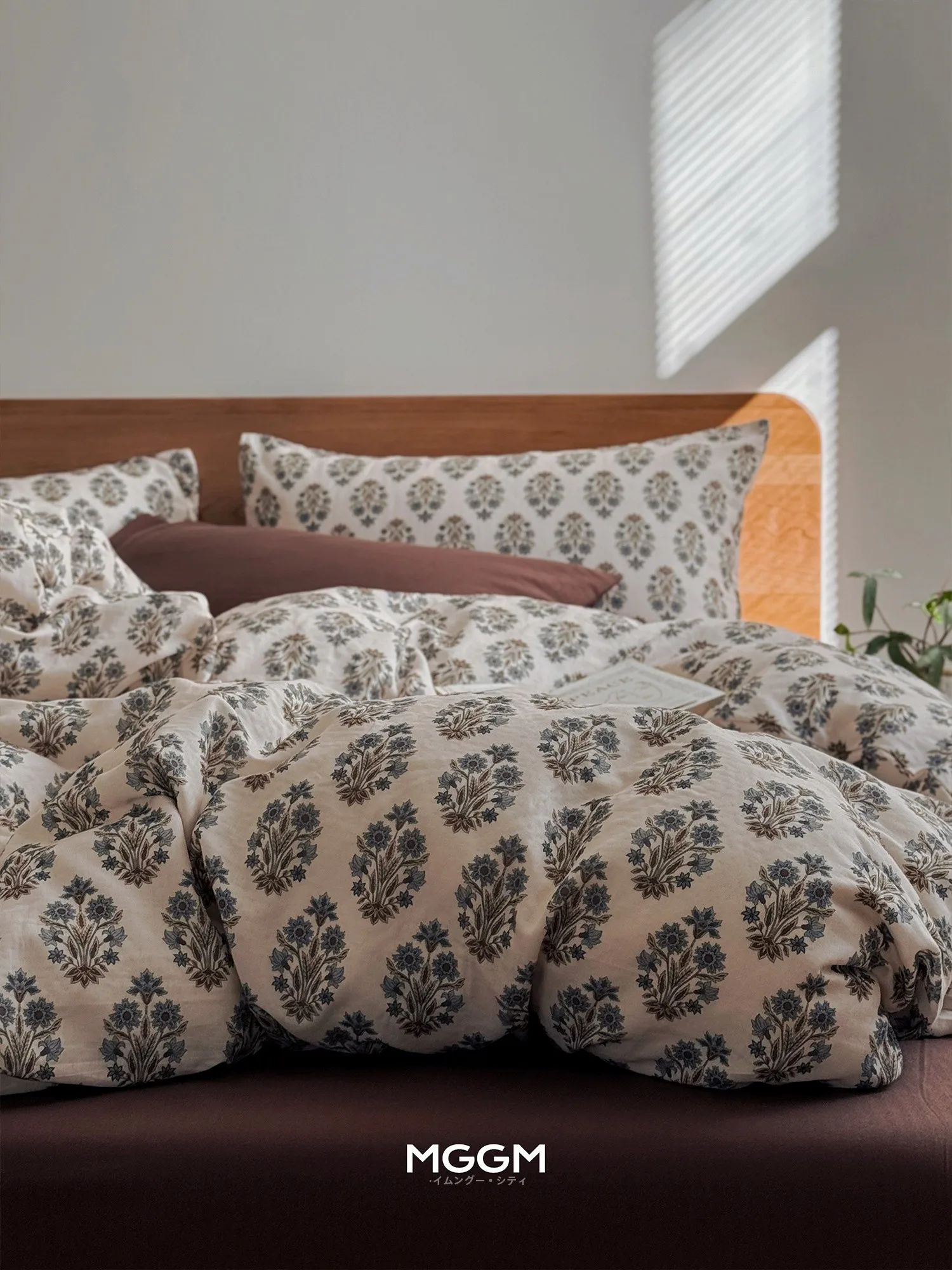 Retro Artistic Countryside Floral Double Layer Pure Cotton Single Piece Dormi Quilt Cover 50200230cm Bedding Accories
Retro Artistic Countryside Floral Double Layer Pure Cotton Single Piece Dormi Quilt Cover 50200230cm Bedding Accories