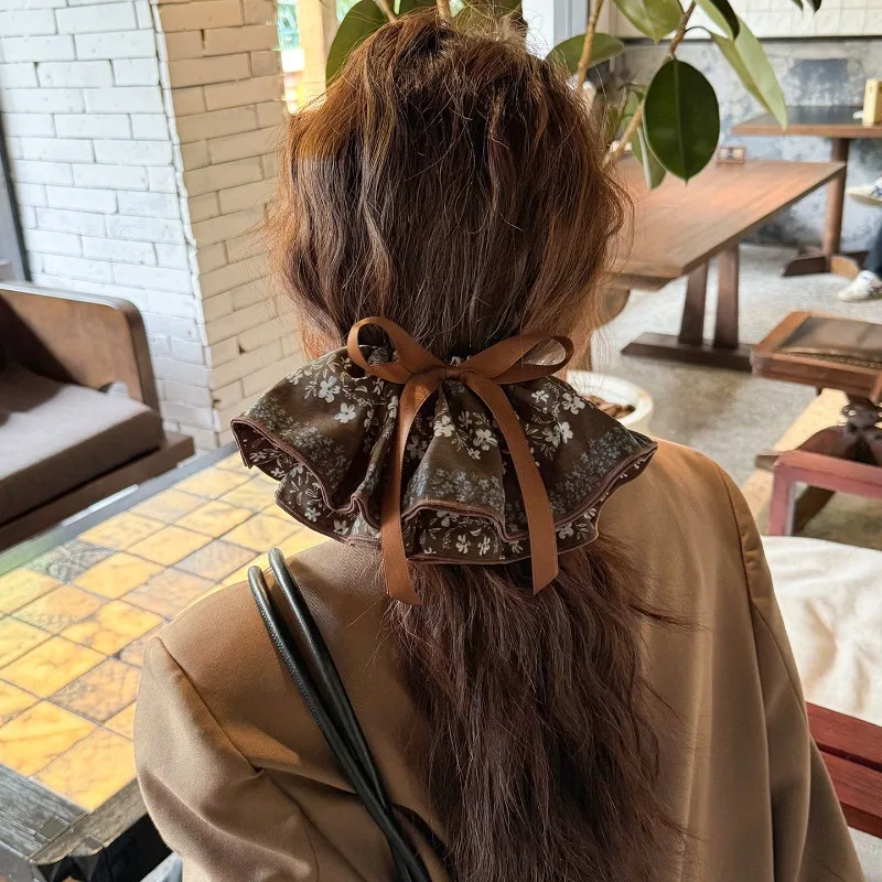 Premium floral skirt lazy clip retro cloud grab clip autumn and winter bow ponytail clip
Premium floral skirt lazy clip retro cloud grab clip autumn and winter bow ponytail clip