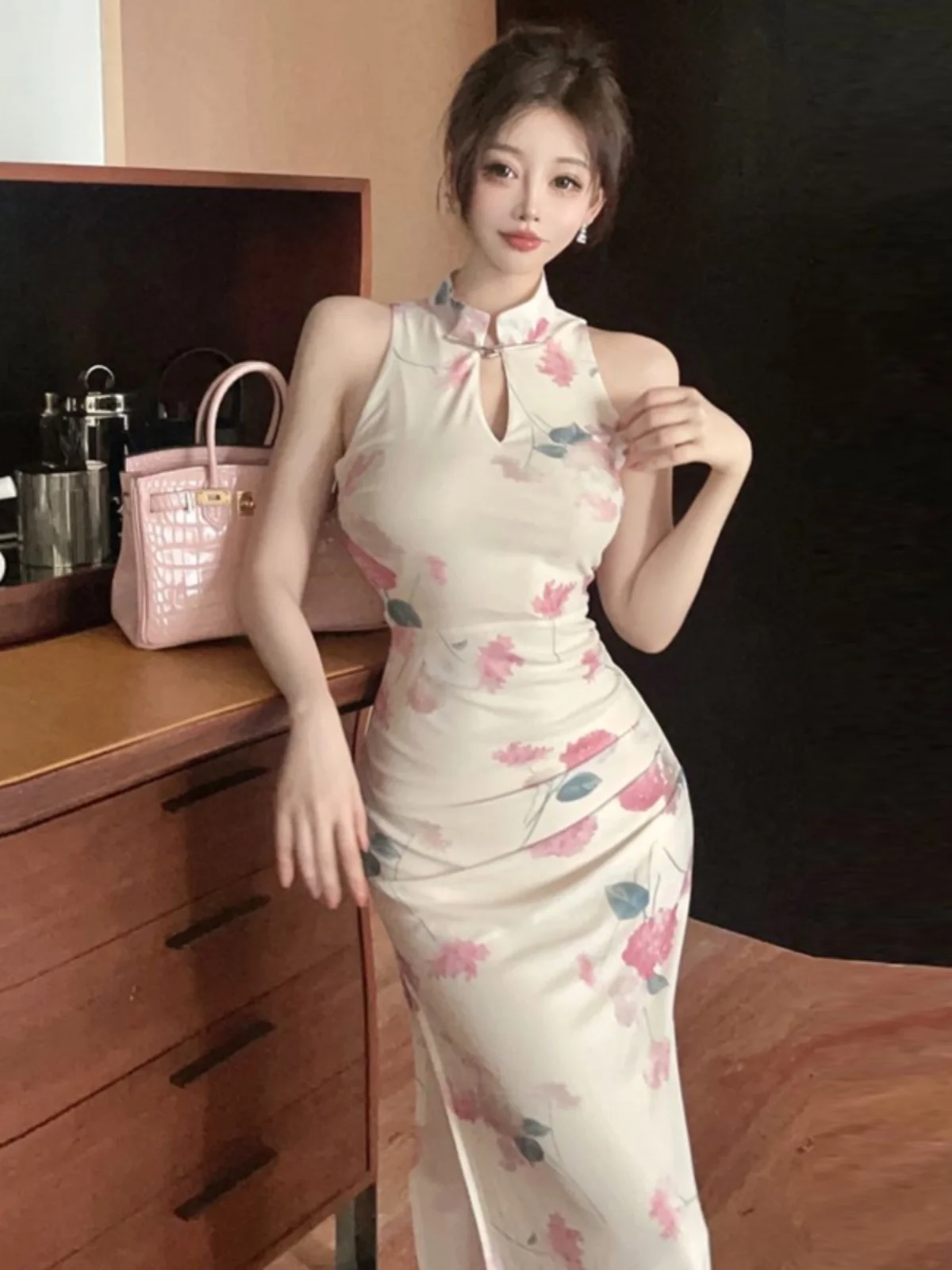 Chinese Style Sexy Shoulder Bared Printed Modified Dress High Waist Slimming Split Mid-Length Wrap Bodycon Skirt for Women
Chinese Style Sexy Shoulder Bared Printed Modified Dress High Waist Slimming Split Mid-Length Wrap Bodycon Skirt for Women