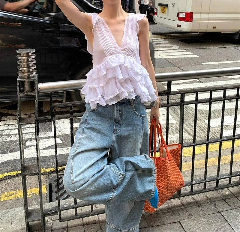 Fresh Summer Loose Lace Suspender White Lace New Vest Slim Top Ear Sleeveless Outer Wear Design
Fresh Summer Loose Lace Suspender White Lace New Vest Slim Top Ear Sleeveless Outer Wear Design