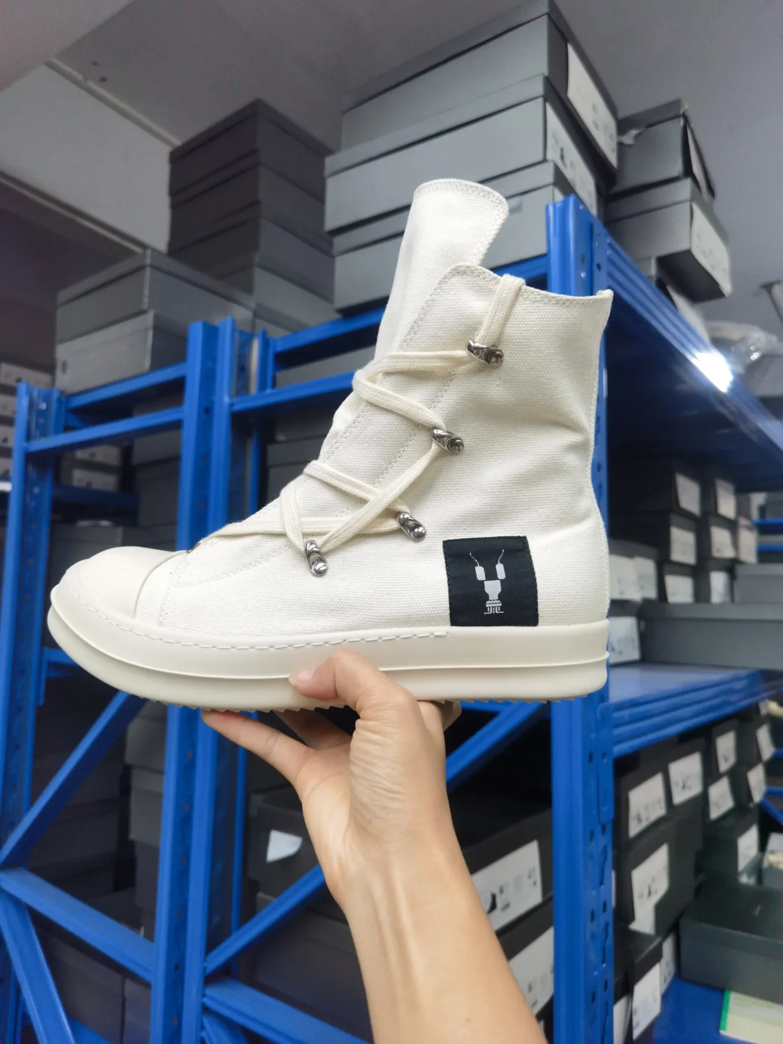 Top Hight Quality Men Casual Shoes Canvas Womens Tennis Shoes Brand Designer Classic Fashion Design Goth Y2K style RO shoes
Top Hight Quality Men Casual Shoes Canvas Womens Tennis Shoes Brand Designer Classic Fashion Design Goth Y2K style RO shoes