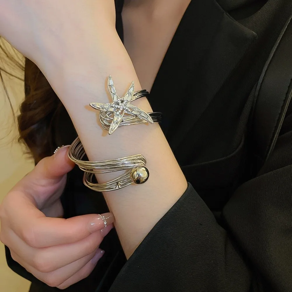 Rhinestone Star Armband Arm Chain Irregular Silver Starfish Cuff Bracelets Jewelry Hand Ring Crystal Starfish Bangles Girls
Rhinestone Star Armband Arm Chain Irregular Silver Starfish Cuff Bracelets Jewelry Hand Ring Crystal Starfish Bangles Girls