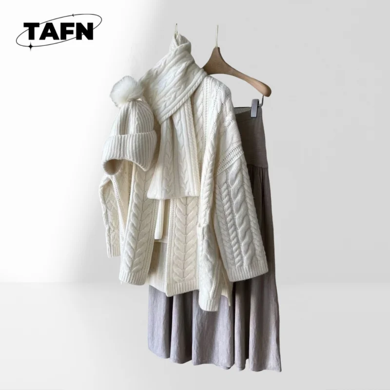 Trendy and Comfy Women's Skirt Set, Perfect for Everyday Outfits Fashion-Forward Women's Skirt and Top Set, Easy to Style AK0311
Trendy and Comfy Women's Skirt Set, Perfect for Everyday Outfits Fashion-Forward Women's Skirt and Top Set, Easy to Style AK0311