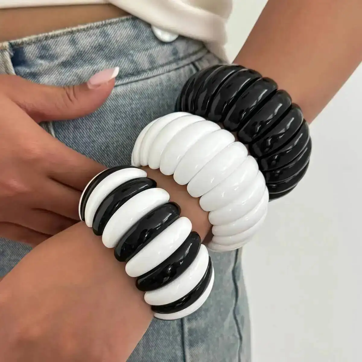 SHIXIN Bohemian Black White Resin Acrylic Bracelets Women Simple Irregular Bead Chain Elastic Wide Bracelet Bangle Jewelry Gift
SHIXIN Bohemian Black White Resin Acrylic Bracelets Women Simple Irregular Bead Chain Elastic Wide Bracelet Bangle Jewelry Gift
