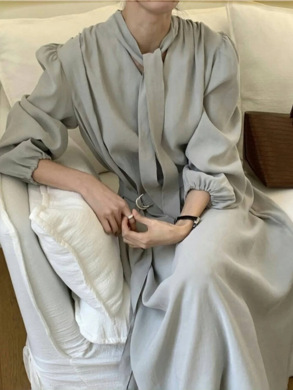 Elegant Long Dress Women's Autumn High-End Sensation Lightweight Maturity Style Bowed Neck Belt Vintage Drifting Band Dress
Elegant Long Dress Women's Autumn High-End Sensation Lightweight Maturity Style Bowed Neck Belt Vintage Drifting Band Dress