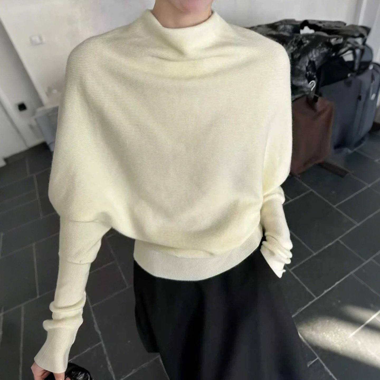 Women's Loose Knitted Sweater Batwing Sve Chunky Collar Comfortable Sle Autumn Winter Faion Top Korean Commute Sle
Women's Loose Knitted Sweater Batwing Sve Chunky Collar Comfortable Sle Autumn Winter Faion Top Korean Commute Sle