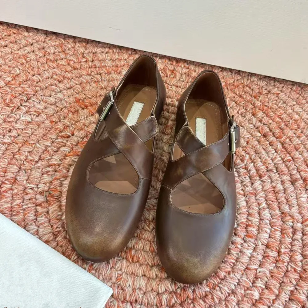 Single shoe with a single buckle and Mary Jane shoes, women's retro flat bottomed round toe shallow mouth ballet shoes
Single shoe with a single buckle and Mary Jane shoes, women's retro flat bottomed round toe shallow mouth ballet shoes