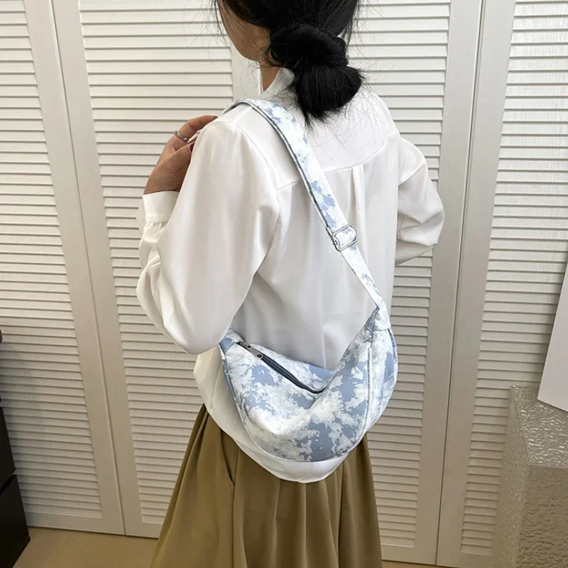 Simple Casual Women's Canvas Bag High Quality Multi-function Crossbody Bag Large Capacity Lightweight Chest Bag
Simple Casual Women's Canvas Bag High Quality Multi-function Crossbody Bag Large Capacity Lightweight Chest Bag