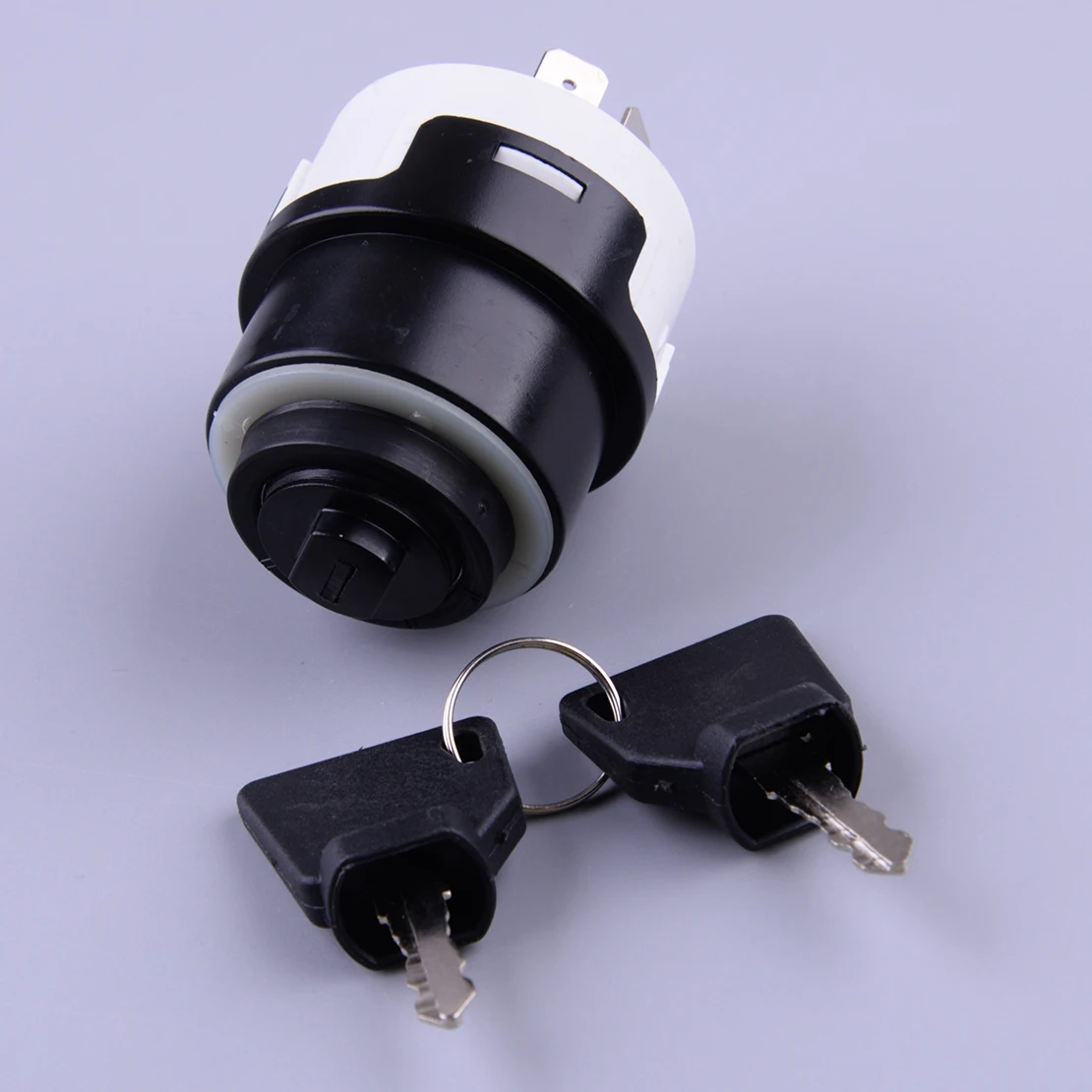 Выключатель зажигания стартера трактора с 2 ключами 1000184001 05766813, подходит для IH IHC Deutz Fendt Baumaschinen 
Выключатель зажигания стартера трактора с 2 ключами 1000184001 05766813, подходит для IH IHC Deutz Fendt Baumaschinen