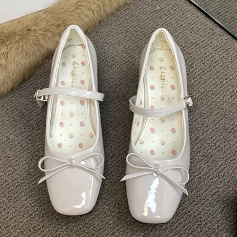 2025 NEW Summer Shoes Ladies Women's Heels Female Footwear on Heels New Retro Dress Leather Женские Новые Туфли
2025 NEW Summer Shoes Ladies Women's Heels Female Footwear on Heels New Retro Dress Leather Женские Новые Туфли