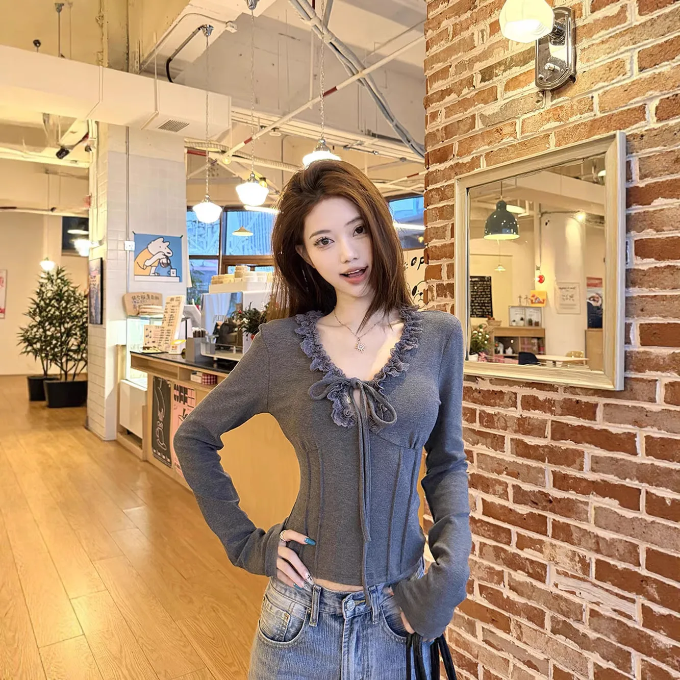 Gray Lace Trim Tie V-Neck Long Sleeve T-Shirt For Women Winter Slim Fit Short Base Shirt Top
Gray Lace Trim Tie V-Neck Long Sleeve T-Shirt For Women Winter Slim Fit Short Base Shirt Top