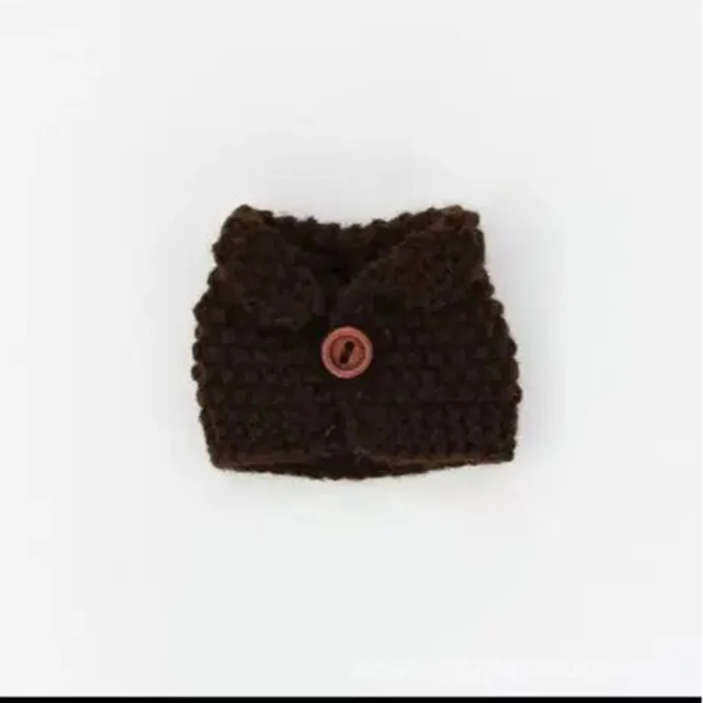New Mini Knitted Button Sweater Vest 23cm Christmas Decoration Scarf Dog Doll Clothing Accessories
New Mini Knitted Button Sweater Vest 23cm Christmas Decoration Scarf Dog Doll Clothing Accessories