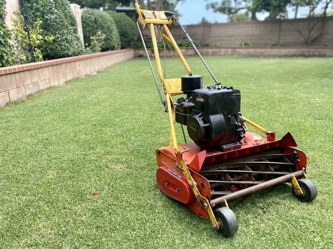 Discount Sale; McLain 20-5.50GT-10-GK 20 inch 10 pieces 5.5 Briggs & Stratton engine lawn mower.
Discount Sale; McLain 20-5.50GT-10-GK 20 inch 10 pieces 5.5 Briggs & Stratton engine lawn mower.