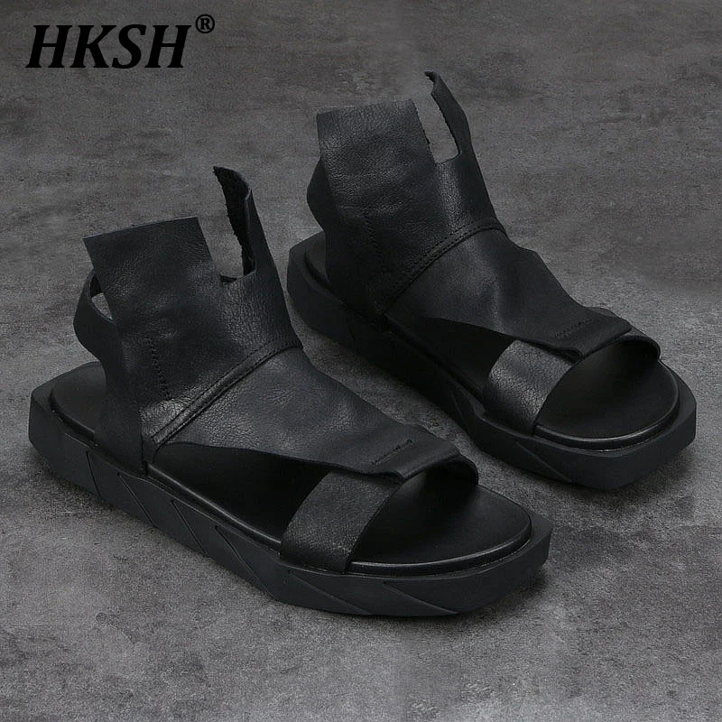 HKSH American Summer Leather Thick Soled Trendy Beach Men's Tide Sandals Slippers British Retro Dark Style Cowhide Shooes HK1697
HKSH American Summer Leather Thick Soled Trendy Beach Men's Tide Sandals Slippers British Retro Dark Style Cowhide Shooes HK1697