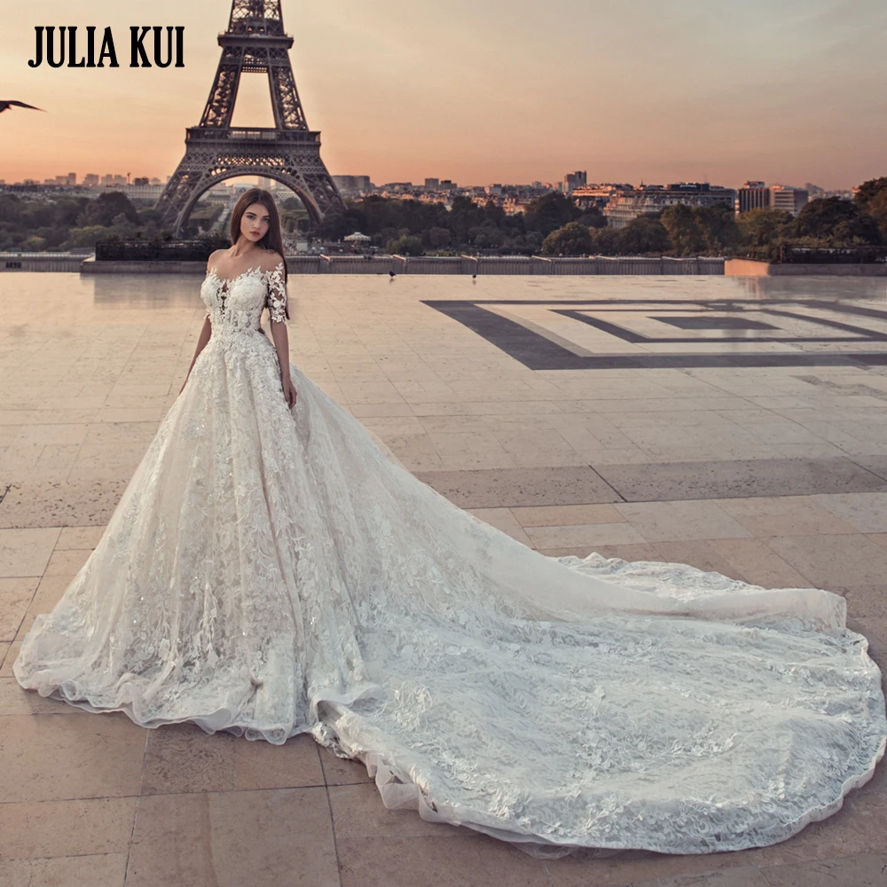 Julia Kui Customize Made Graceful Embroidery Appliques Lace Scoop Wedding Dresses With Royal Train Half Sleeves Bridal Gowns
Julia Kui Customize Made Graceful Embroidery Appliques Lace Scoop Wedding Dresses With Royal Train Half Sleeves Bridal Gowns