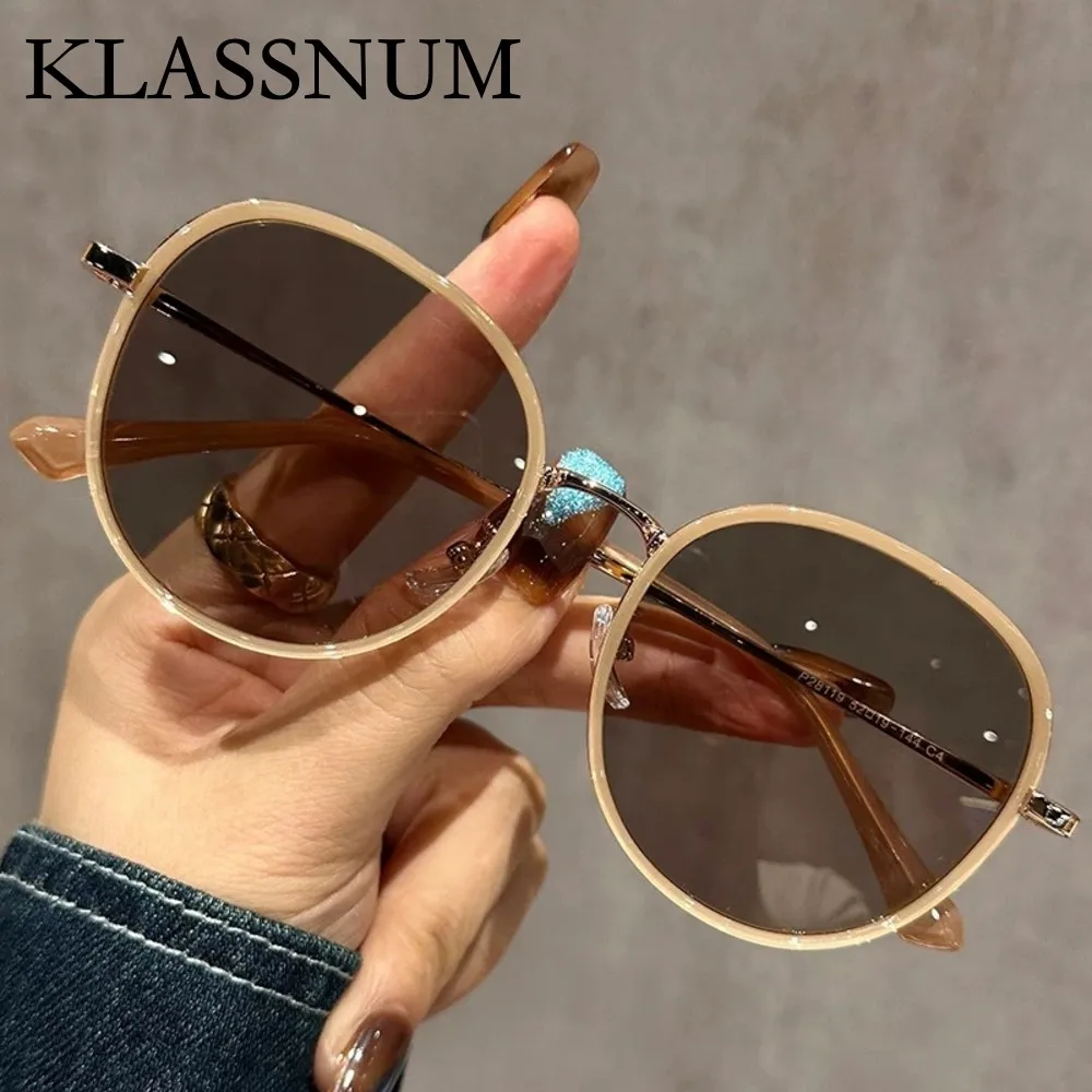 Retro Round Big Frame Polarized Sunglasses Vintage Luxury Designer Sunglasses Polarized Lenses Women Eyewear UV400 Shades Travel
Retro Round Big Frame Polarized Sunglasses Vintage Luxury Designer Sunglasses Polarized Lenses Women Eyewear UV400 Shades Travel