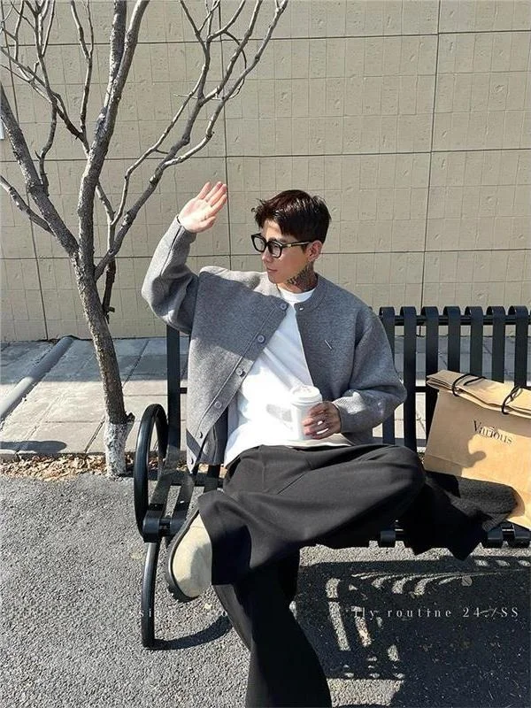 Вязаный кардиган-свитер Cleanfit, мужской зимний ленивый свитер, элитная верхняя одежда в американском стиле ретро, свободная посадка, обычная длина, длинная одежда...
Вязаный кардиган-свитер Cleanfit, мужской зимний ленивый свитер, элитная верхняя одежда в американском стиле ретро, свободная посадка, обычная длина, длинная одежда...