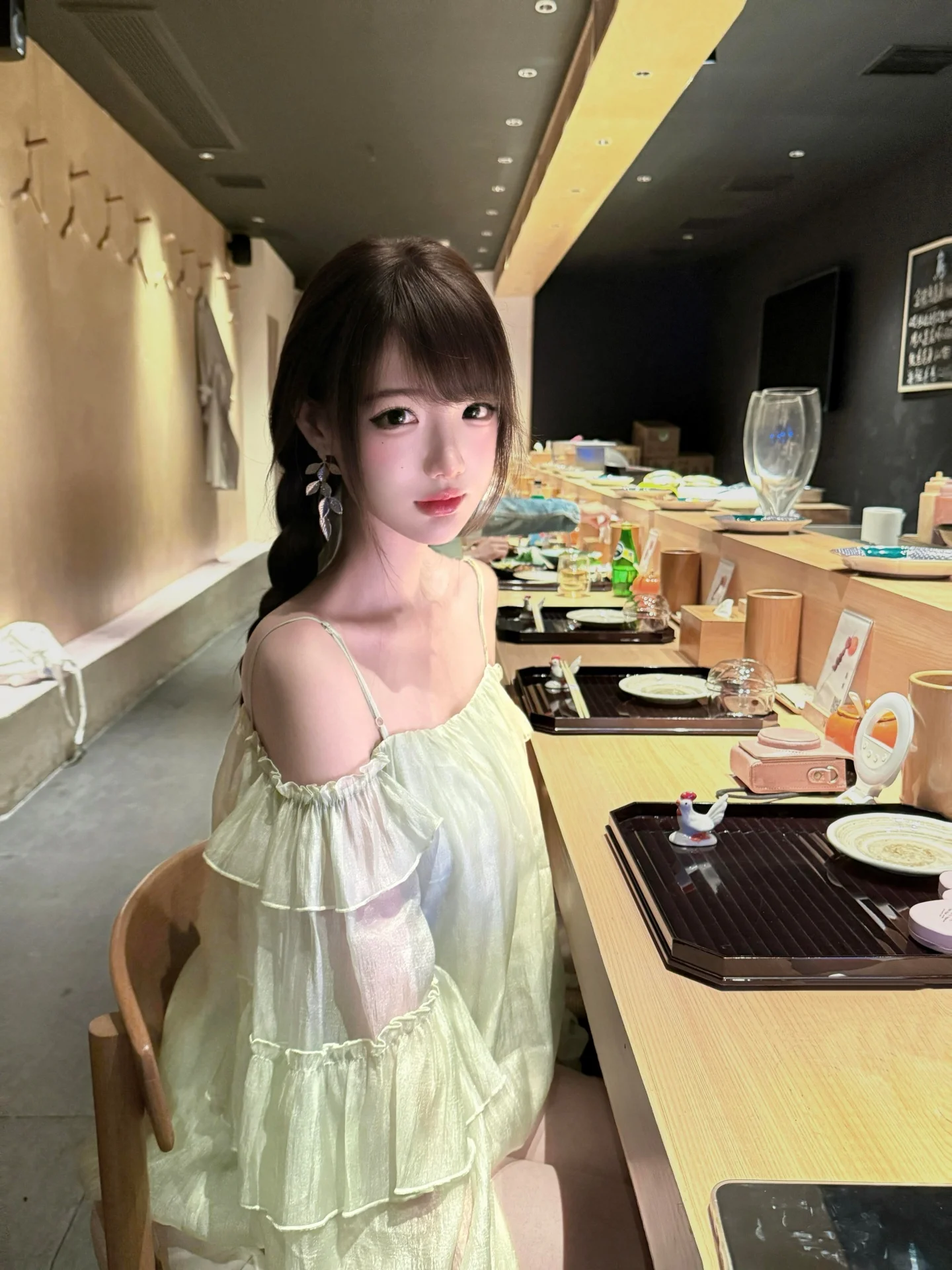 Loose Lace Shirt Women's Summer Green One-Shoulder Chiffon Blouse Lantern Sleeve Flower Bud Loose Sexy Top French Style Long ...
Loose Lace Shirt Women's Summer Green One-Shoulder Chiffon Blouse Lantern Sleeve Flower Bud Loose Sexy Top French Style Long ...