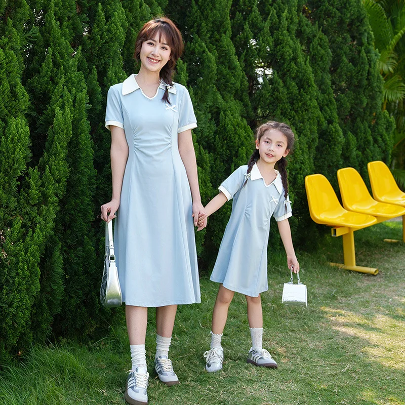 Платья с воротником Like Mother Like Daughter, новинка лета 2025 года, одинаковое платье с короткими рукавами для мамы и маленьких девочек, одежда «Мама и я»
Платья с воротником Like Mother Like Daughter, новинка лета 2025 года, одинаковое платье с короткими рукавами для мамы и маленьких девочек, одежда «Мама и я»