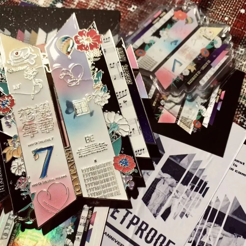 BT21 10th Anniversary Metal Badge Surrounding High Beauty Commemorative Collectibles, Gift for Best Friends
BT21 10th Anniversary Metal Badge Surrounding High Beauty Commemorative Collectibles, Gift for Best Friends