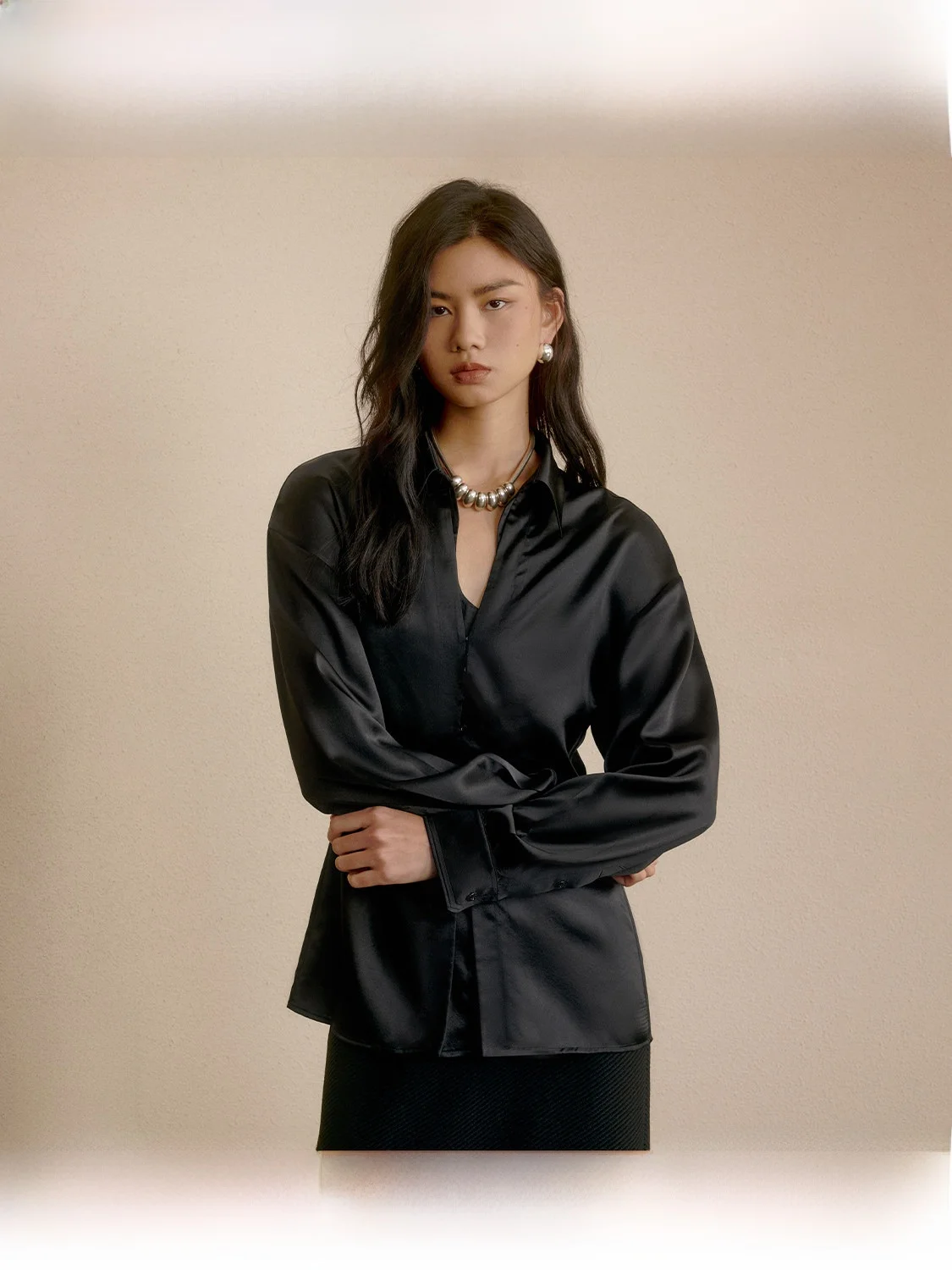 ZhiZhi Fengshi Spring Women's Shirt Waist Cinched Silk Satin Black Shiny Luxury Autumn Straight Tube Long Sleeve Collar
ZhiZhi Fengshi Spring Women's Shirt Waist Cinched Silk Satin Black Shiny Luxury Autumn Straight Tube Long Sleeve Collar