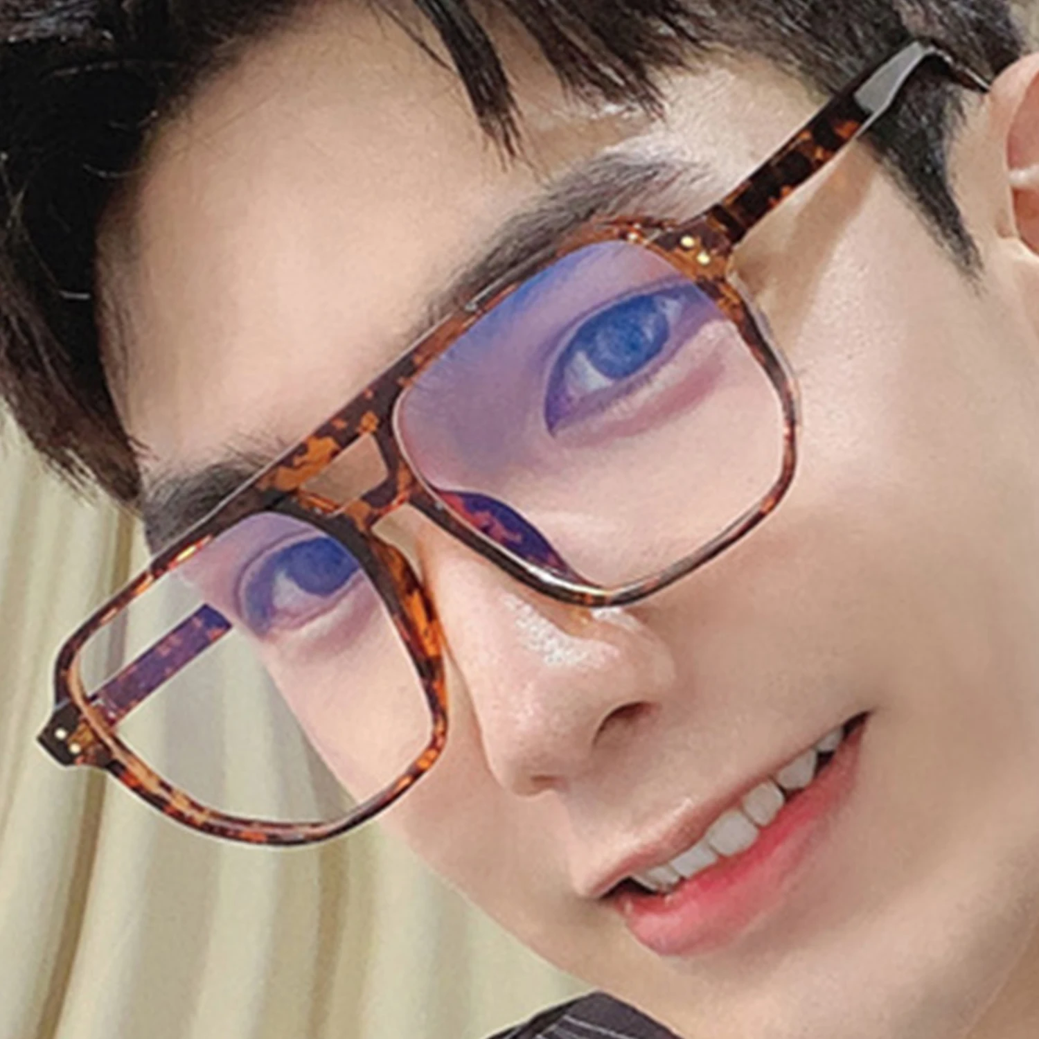 1 Pc Cycling Eyewear New Fashion Square Double Bridges Women Glasses Frame Anti-blue Eyewear Retro Men Rectangle Sunglasses
1 Pc Cycling Eyewear New Fashion Square Double Bridges Women Glasses Frame Anti-blue Eyewear Retro Men Rectangle Sunglasses
