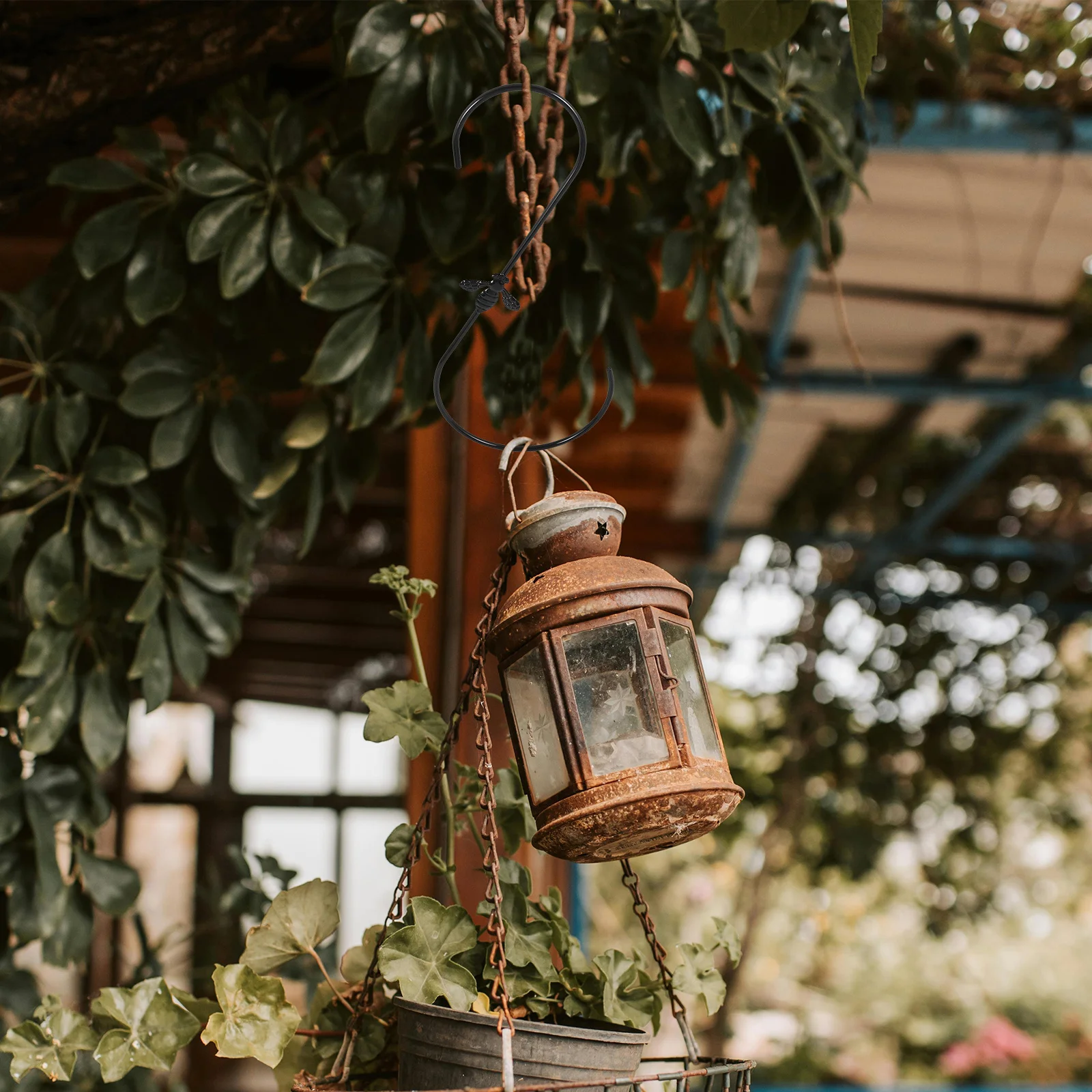 2Pcs Decorative S Hooks for Hanging Baskets Plants Bird Feeders Garden Patio Balcony Bonsai Hook Bird Feeder Bracket
2Pcs Decorative S Hooks for Hanging Baskets Plants Bird Feeders Garden Patio Balcony Bonsai Hook Bird Feeder Bracket